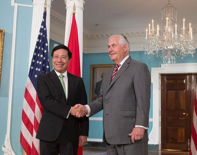 Phó Thủ tướng,Bộ trưởng Bộ Ngoại giao Phạm Bình Minh và Ngoại trưởng Rex Tillerson. (Ảnh: Bộ Ngoại giao Việt Nam)