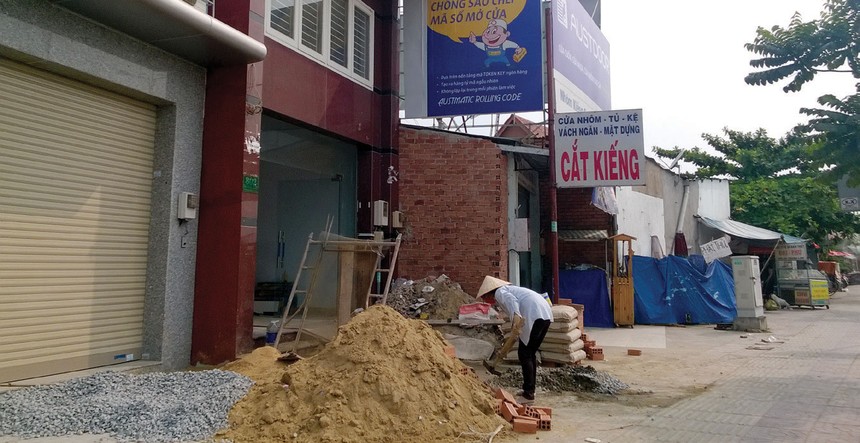 Giá cát tăng mạnh thời gian qua khiến nhiều nhà thầu như ngồi trên lửa - Ảnh: Việt Dũng