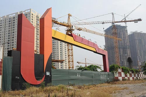 Usilk City từng gây ấn tượng mạnh trên thị trường bất động sản tại thời điểm công bố, khởi công với quy mô dự kiến gồm 13 tòa nhà cao 25 - 50 tầng cùng hệ thống hạ tầng đồng bộ sau khi hoàn thành.
