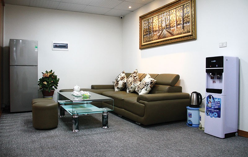 Phòng khách là không gian sử dụng chung của nhiều công ty
