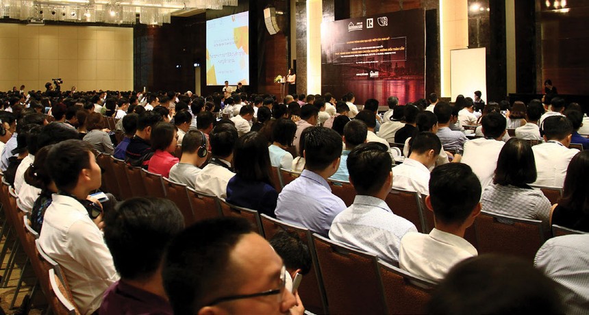 Các nhân viên môi giới bất động sản Việt Nam hào hứng với những kiến thức, kinh nghiệm của chuyên gia quốc tế. Ảnh: Thành Nghuyễn