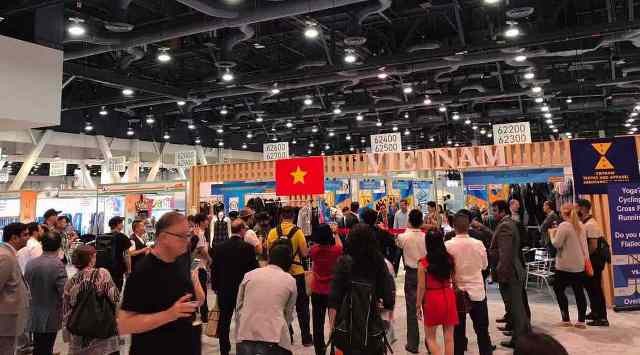 Hơn 20 doanh nghiệp dệt may Việt Nam đang có mặt tại Hội chợ Magic Show 2017 , Las Vegas, Hoa Kỳ tiếp tục "chinh phục" các nhà nhập khẩu.