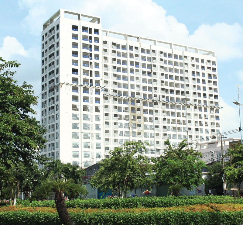 Dự án Cao ốc thương mại dịch vụ và căn hộ, địa chỉ tại 504 Nguyễn Tất Thành (quận 4, TP.HCM) nằm trong danh sách 60 dự án Bộ Tài chính đề nghị thanh tra. Ảnh: Gia Huy