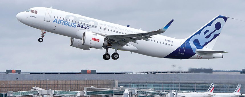 John Leahy ký hợp đồng khủng cho Airbus trước ngày về hưu