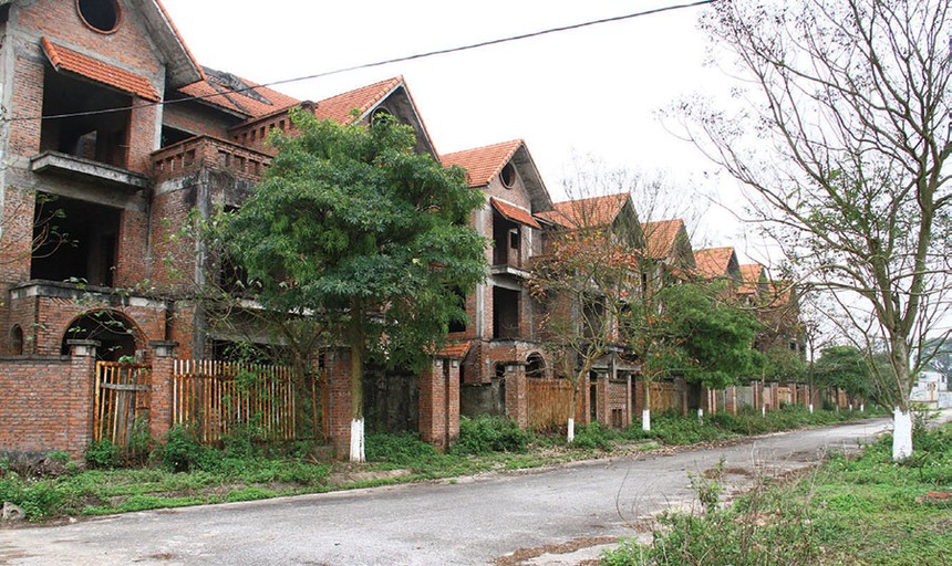 Các biệt thự bỏ hoang ở Khu đô thị Long Việt
