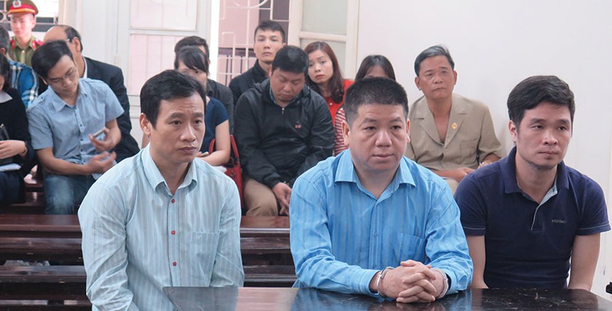 Các bị cáo trong vụ án lừa đảo chiếm đoạt tài sản tại Công ty  Địa ốc King Việt Nam và Công ty 5F Capital tại tòa