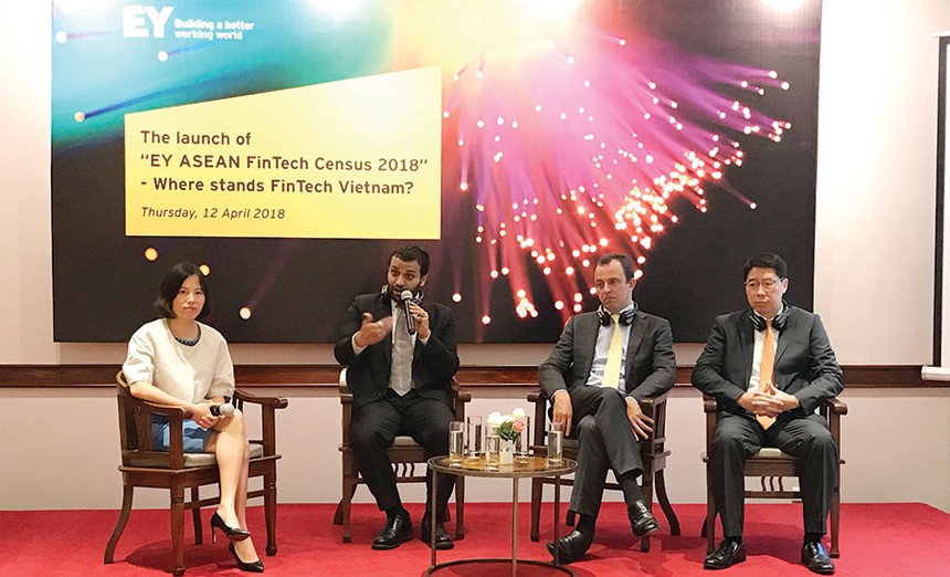 Các diễn giả tham dự Hội thảo công bố “Khảo sát toàn cảnh về Fintech khu vực ASEAN 2018 - FinTech Việt Nam đang ở đâu?”