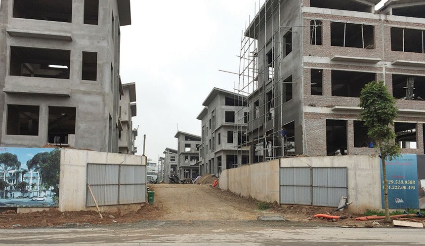 26 căn biệt thự có diện tích sàn 500 m2 tại Dự án Khai Sơn Hill xây dựng không phép. Ảnh: Nhất Nam