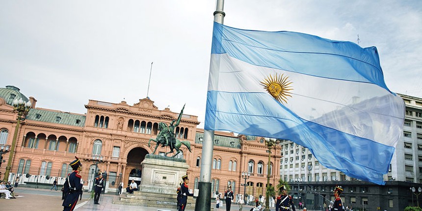 Argentina đã nâng lãi suất lên 40%/năm sau khi đồng Argentina peso mất giá hơn 20% so với USD