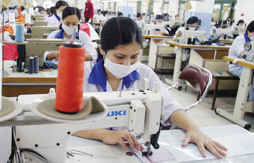 Xuất khẩu đóng góp không nhỏ vào tăng trưởng kinh tế, nhưng nền sản xuất của Việt Nam dựa nhiều vào nhập khẩu nguyên vật liệu và máy móc, thiết bị 