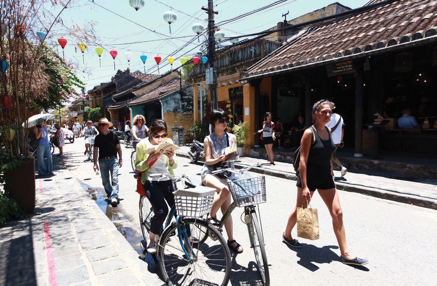 Khách du lịch quốc tế đến Việt Nam tăng mạnh trong những năm gần đây 