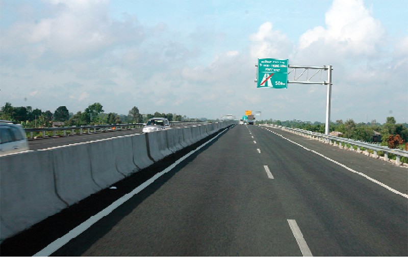 Nếu Dự án BOT Trung Lương - Mỹ Thuận chậm tìm lối ra, chậm kết nối với tuyến cao tốc TP.HCM - Trung Lương, ách tắc giao thông của khu vực Đồng bằng sông Cửu Long sẽ còn dài