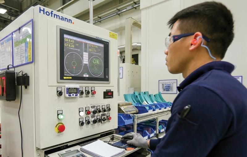 Việt Nam sẽ ưu tiên thu hút các dự án công nghệ cao. Trong ảnh: Sản xuất tại nhà máy GE Hải Phòng. Ảnh: Đức Thanh