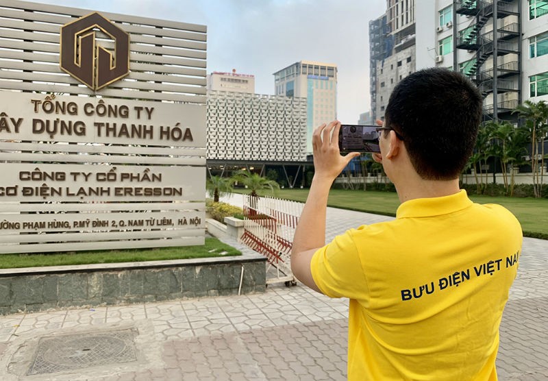 Nhân viên Tổng Công ty Bưu điện Việt Nam đang thu thập dữ liệu cho Bản đồ Số Việt Nam.