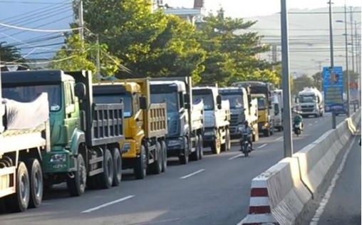 Đà Nẵng: Làm đường dẫn ra cảng Tiên Sa, tách làn xe máy và xe tải, xe container