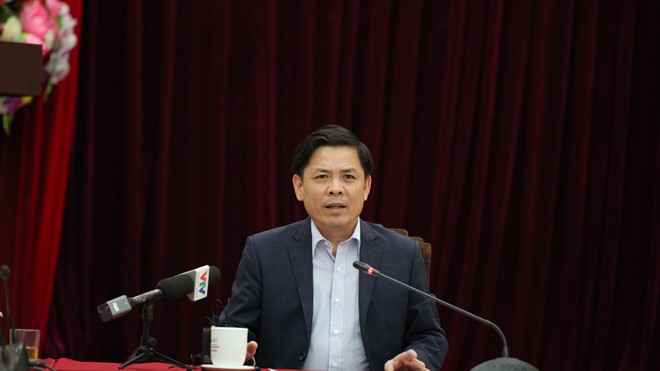 Bộ trưởng Nguyễn Văn Thể đề xuất mất bằng lái xe sẽ phải thi lại. Ảnh: Mai Hà