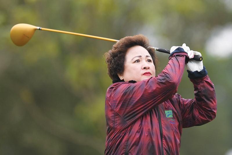 Madame Nguyễn Thị Nga là người tiên phong đưa môn thể thao golf tới Việt Nam.