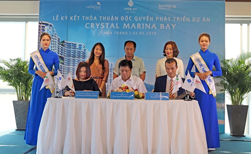 Lễ ký kết Thỏa Thuận độc quyền phát triển dự án Crystal Marina Baygiữa Tập đoàn Crystal Bay với KW Phúc An và Hoàng Mai Media