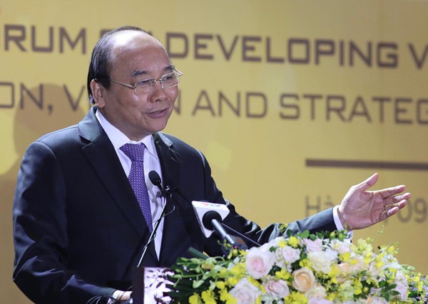 Thủ tướng Nguyễn Xuân Phúc phát biểu chỉ đạo tại Diễn đàn quốc gia Phát triển Doanh nghiệp công nghệ Việt Nam. Ảnh: Vnexpress.net
