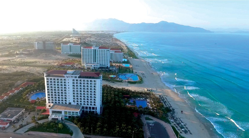 Với bãi biển dài và đẹp, cùng với nhiều khu nghỉ dưỡng đẳng cấp được xây dựng, Bắc bán đảo Cam Ranh được kỳ vọng sẻ trở thành thủ phủ du lịch mới của miền Trung