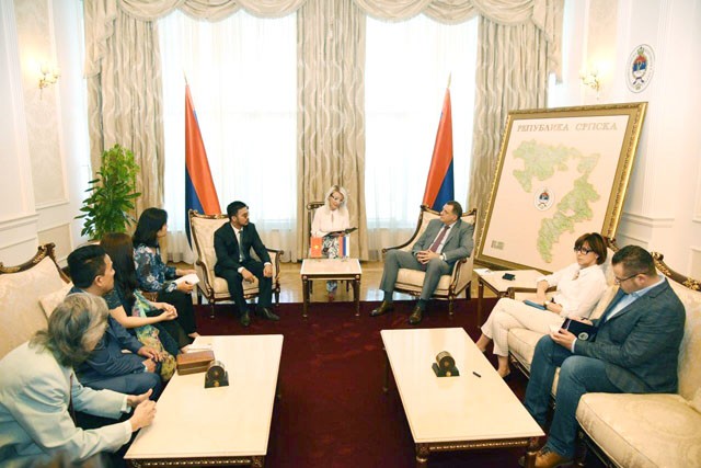Tỷ phú Mai Vũ Minh trong buổi làm việc với Tổng thống Bosnia-Herzegovina, Ngài Milorad Dodik, tại phủ thổng thống