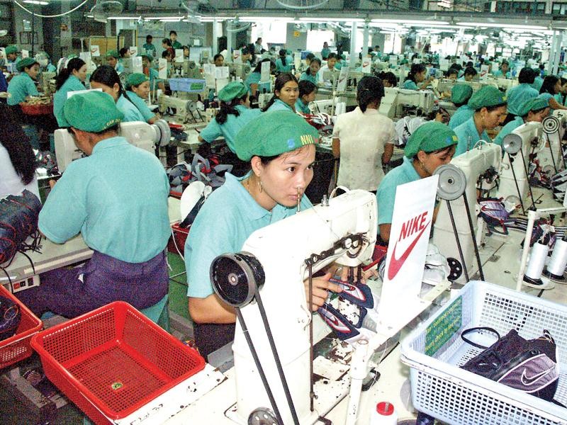 Việt Nam là thị trường quan trọng nhất của Nike trong sản xuất và xuất khẩu. Ảnh: Lê Toàn
