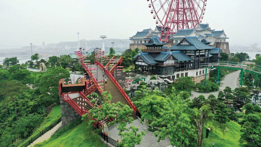 Khu vườn Nhật thuộc tổ hợp vui chơi giải trí Sun World Halong Complex.