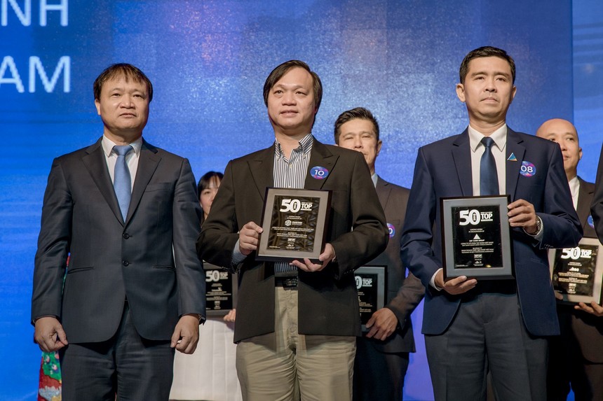 Ông Bùi Quang Anh Vũ, Phó tổng giám đốc Phát Đạt nhận giải thưởng
