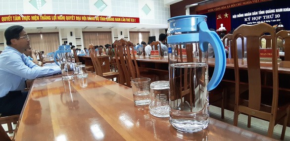 Hà Nội không sử dụng nước uống đóng chai nhựa trong công sở và khi tổ chức các cuộc họp, hội nghị, hội thảo. 
