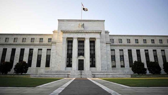 Chủ tịch Fed Jerome Powell cho biết sẽ tiếp tục hạ lãi suất nếu có bằng chứng cho thấy kinh tế Mỹ đang chững lại. Ảnh: AFP