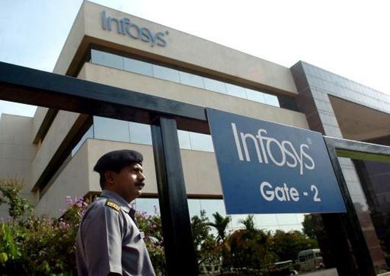 Giá trị thị trường của Infosys đã “bay hơi” 7 tỷ USD trong vòng 24 giờ đồng hồ sau khi hãng này bị gửi thư tố cáo tới sàn chứng khoán Mumbai và New York hồi đầu tuần. Ảnh: AFP