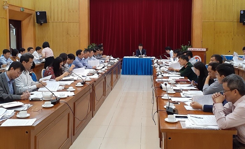 Thứ trưởng Bộ Kế hoạch và Đầu tư Nguyễn Đức Trung, Phó Trưởng Ban soạn thảo các Nghị định chủ trì cuộc họp.
