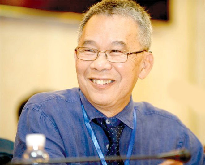 GS. Lê Văn Cường, Giám đốc nghiên cứu danh dự tại Trung tâm Quốc gia Nghiên cứu khoa học Pháp.
