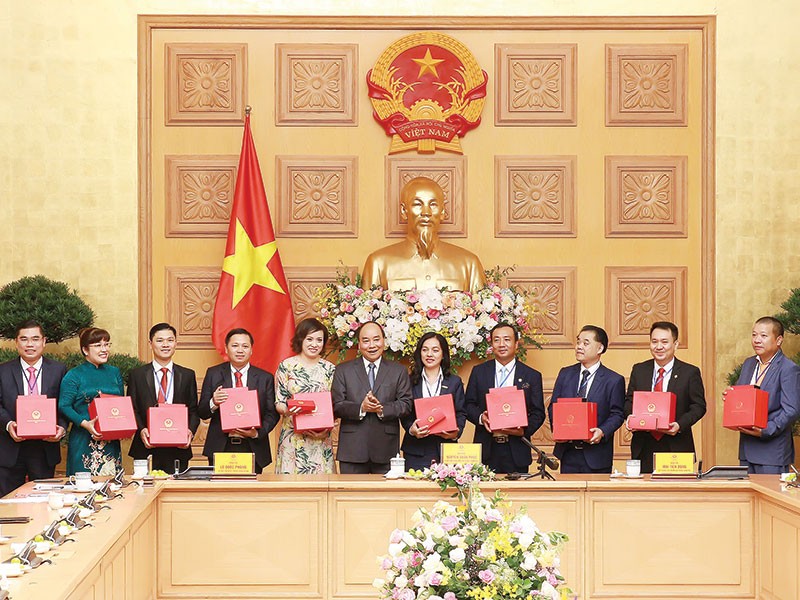 Thủ tướng Chính phủ Nguyễn Xuân Phúc gặp mặt các doanh nhân trẻ đạt Giải thưởng Sao Đỏ - Doanh nhân trẻ Việt Nam tiêu biểu 2019.