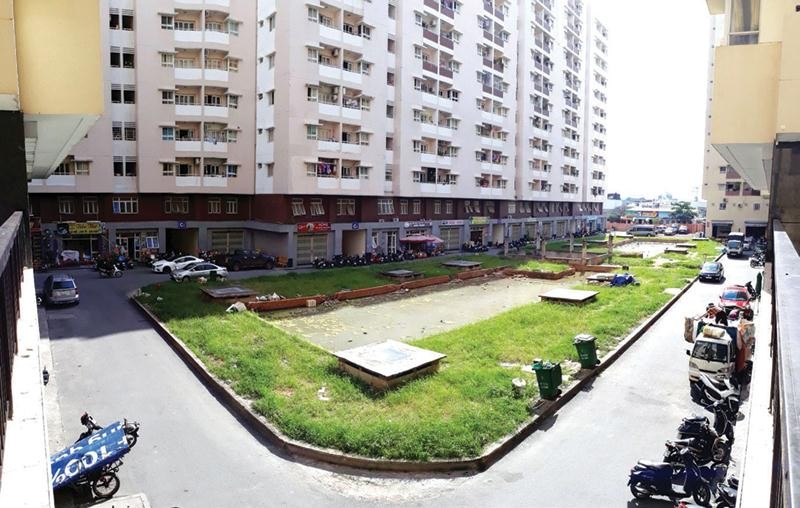 Chung cư Khang Gia Tân Hương đã bị chủ đầu tư thay đổi kết cấu tại tầng 1, tầng lửng và tầng 2, tháo gỡ hệ thống phòng cháy, chữa cháy để ngăn thành các căn hộ.