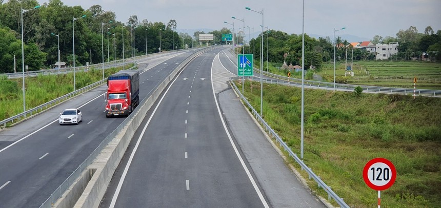 Một đoạn cao tốc Bắc - Nam phía Đông qua tỉnh Quảng Nam.
