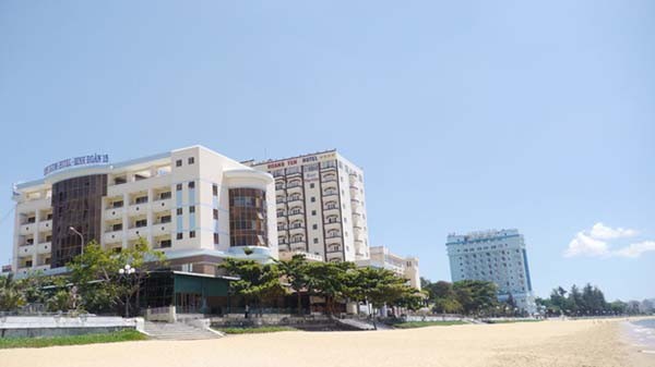 Ba khách sạn ven biển Quy Nhơn đang được tỉnh Bình Định đưa vào kế hoạch di dời
