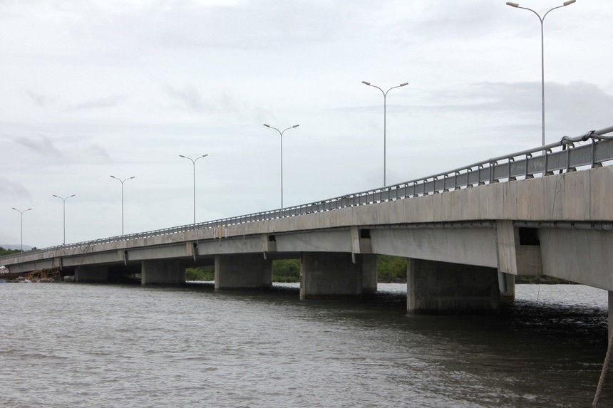 Cầu Vàm Gửi trên tuyến Đường liên cảng Cái Mép - Thị Vải được xây dựng xong. Ảnh: Ngọc Tuấn.