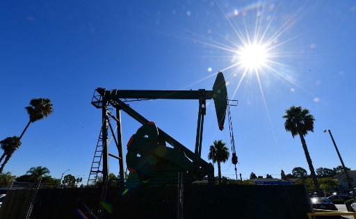 Khu vực khai thác dầu của công ty năng lượng Signal Hill Petroleum, bang California. Ảnh: AFP