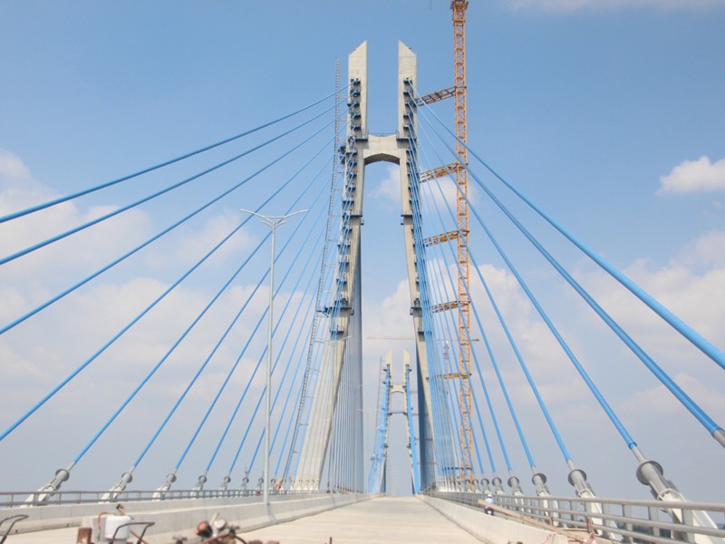 Cầu Vàm Cống bắc qua sông Hậu do Bộ GTVT giao Tổng công ty Cửu Long quản lý dự án.
