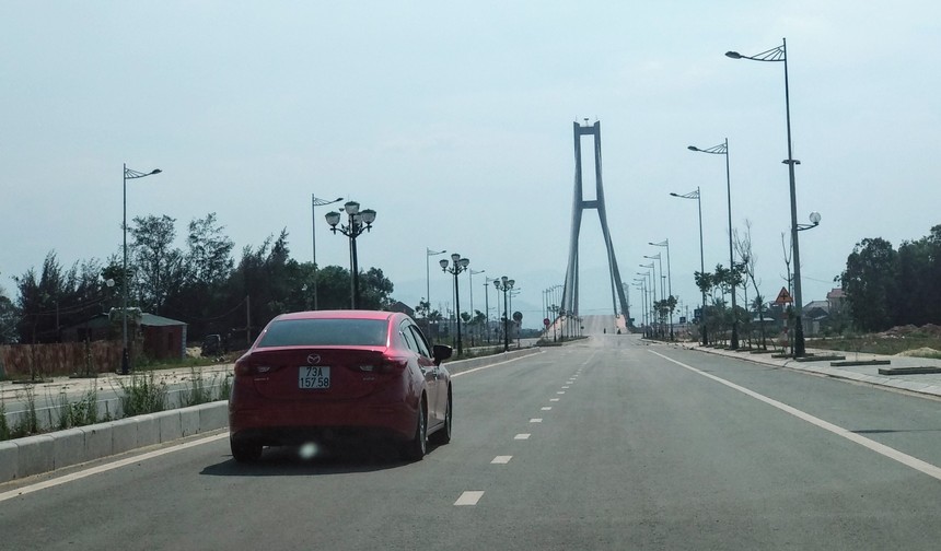 Dự án Hệ thống đường từ cầu Nhật Lệ 2 đến đường Hồ Chí Minh nhánh Đông có chiều dài 17,7 km.