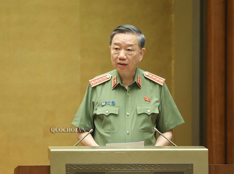 Bộ trưởng Bộ Công an Tô Lâm phát biểu tại Quốc hội.
