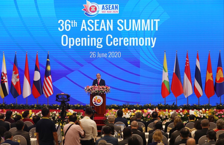 Thủ tướng: COVID-19 là phép thử để ASEAN khẳng định bản lĩnh