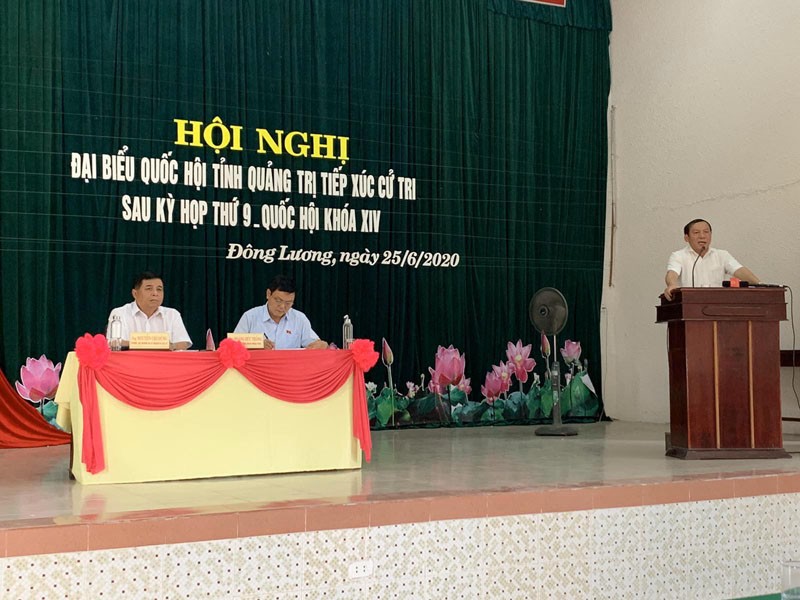 Bộ trưởng Nguyễn Chí Dũng tiếp xúc cử tri tại phường Đông Lương