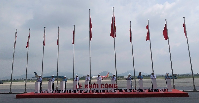 Phó Thủ tướng Trương Hòa Bình cùng lãnh đạo các bộ, ngành phát lệnh khởi công 2 dự án cải tạo, nâng cấp đường băng sân bay Nội Bài và Tân Sơn Nhất.