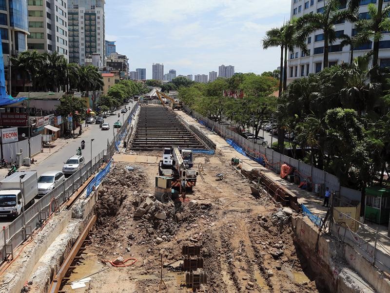Tiến độ hầu hết các gói thầu xây lắp của Dự án Tuyến metro số 1 Hà Nội đều bị vỡ rất sâu. Ảnh: Đ.T