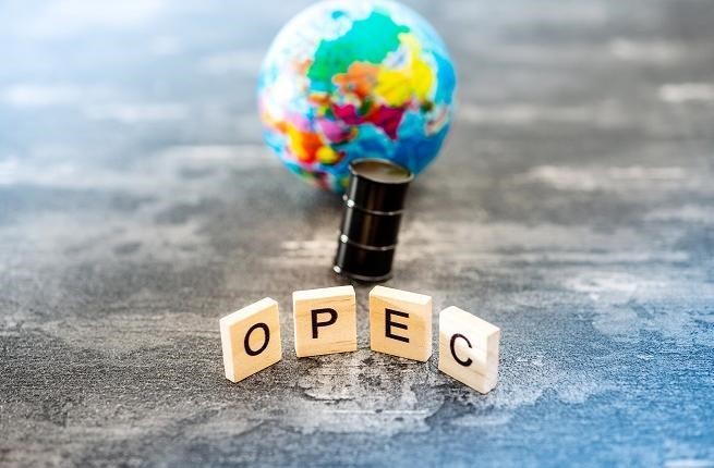 OPEC: Sản lượng khai thác dầu thô xuống đáy 30 năm