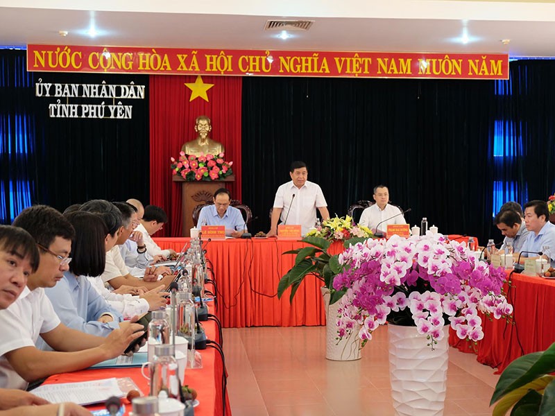 Bộ trưởng Nguyễn Chí Dũng làm việc với lãnh đạo tỉnh Phú Yên.
