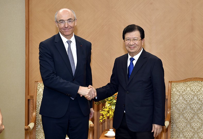 Phó Thủ tướng Trịnh Đình Dũng tiếp lãnh đạo Ủy ban Điều hành Tập đoàn Air Liquide (Pháp) tại Việt Nam (Ảnh: VGP).