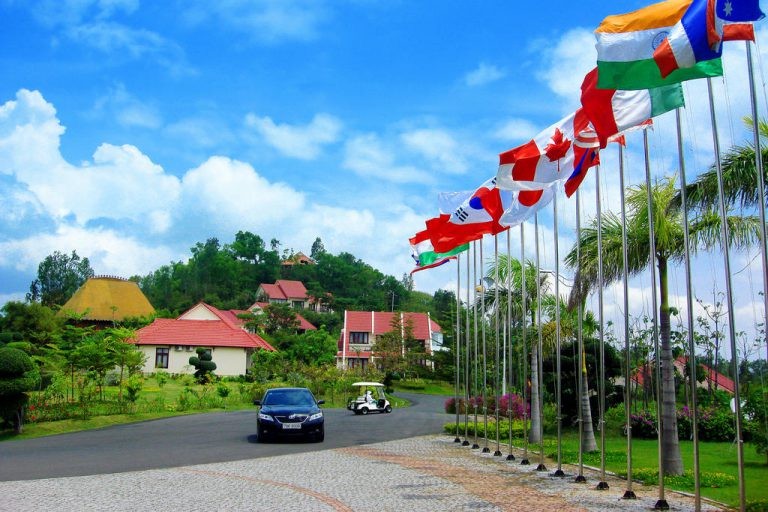 Khu du lịch và giáo dục quốc tế Núi Thơm là một trong 3 vị trí nhà đầu tư đề xuất tổ hợp phát triển du lịch kết hợp với giáo dục quốc tế